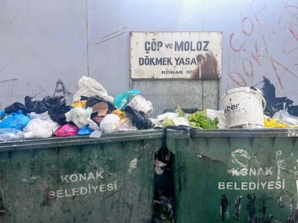 İzmir koktu vatandaş isyanda! Salgın hastalık riski kapıda